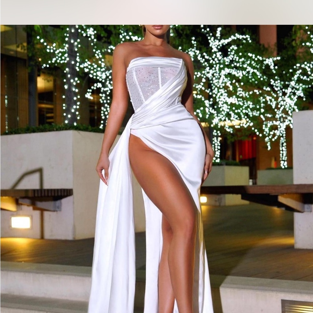 Miss Circle Crystallized White Satin Corset High Slit Maxi Dress Size L